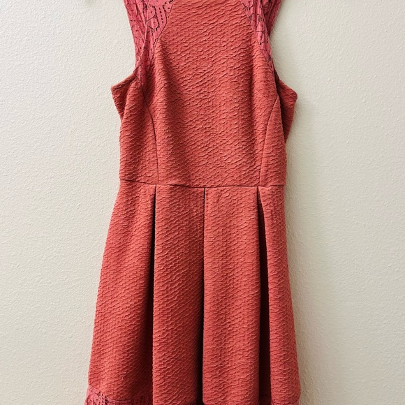 Pink Ribbed Dresss - Picture 2 of 5